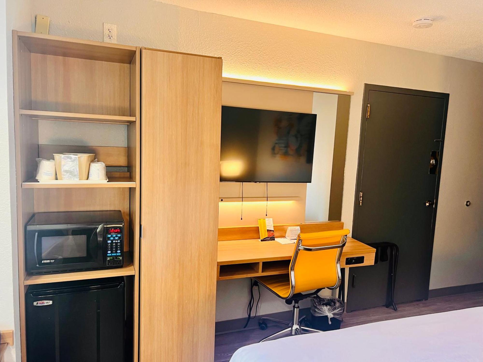 Microtel By Wyndham Lexington