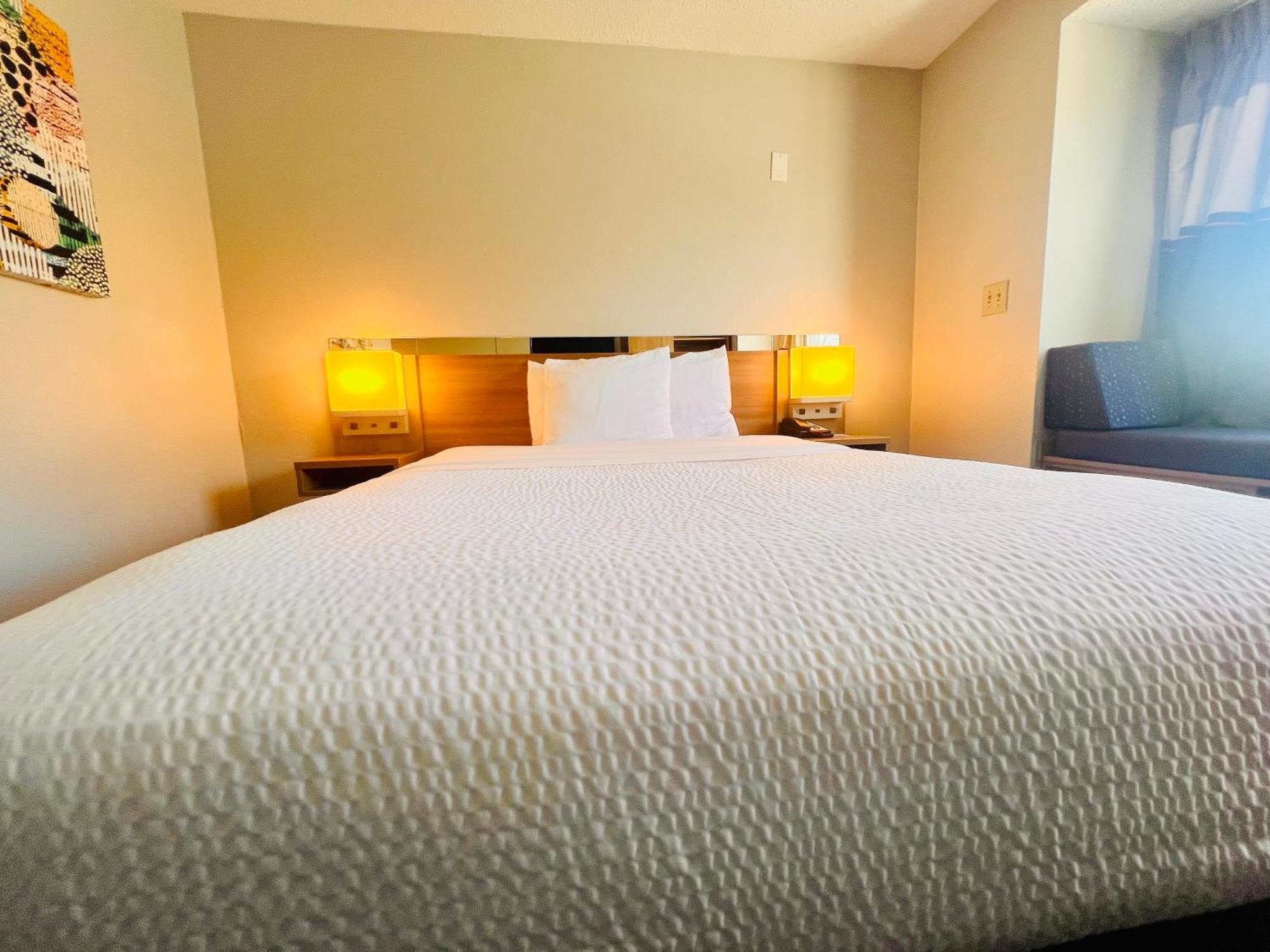 Microtel By Wyndham 3*