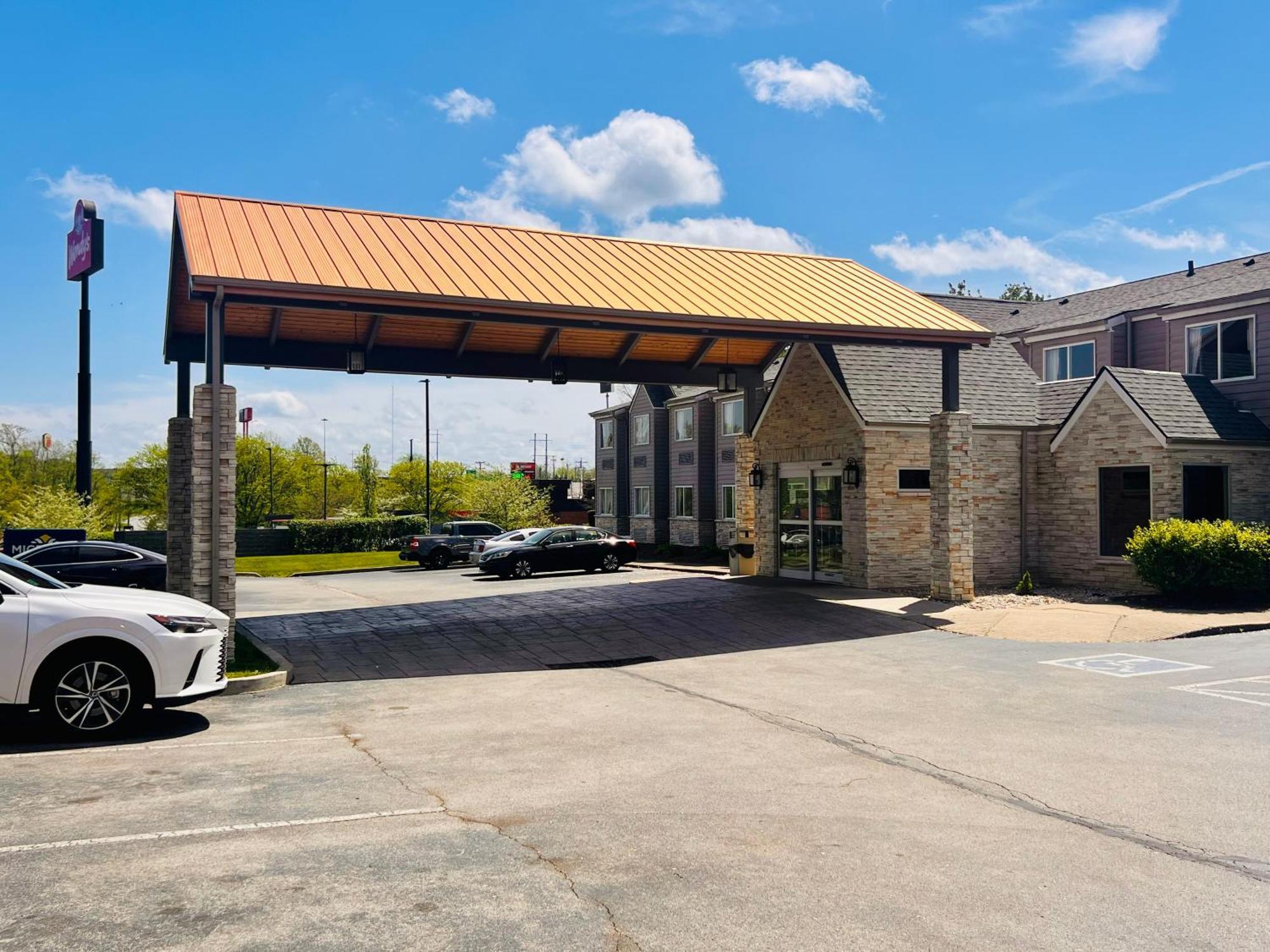 Microtel By Wyndham Hotel