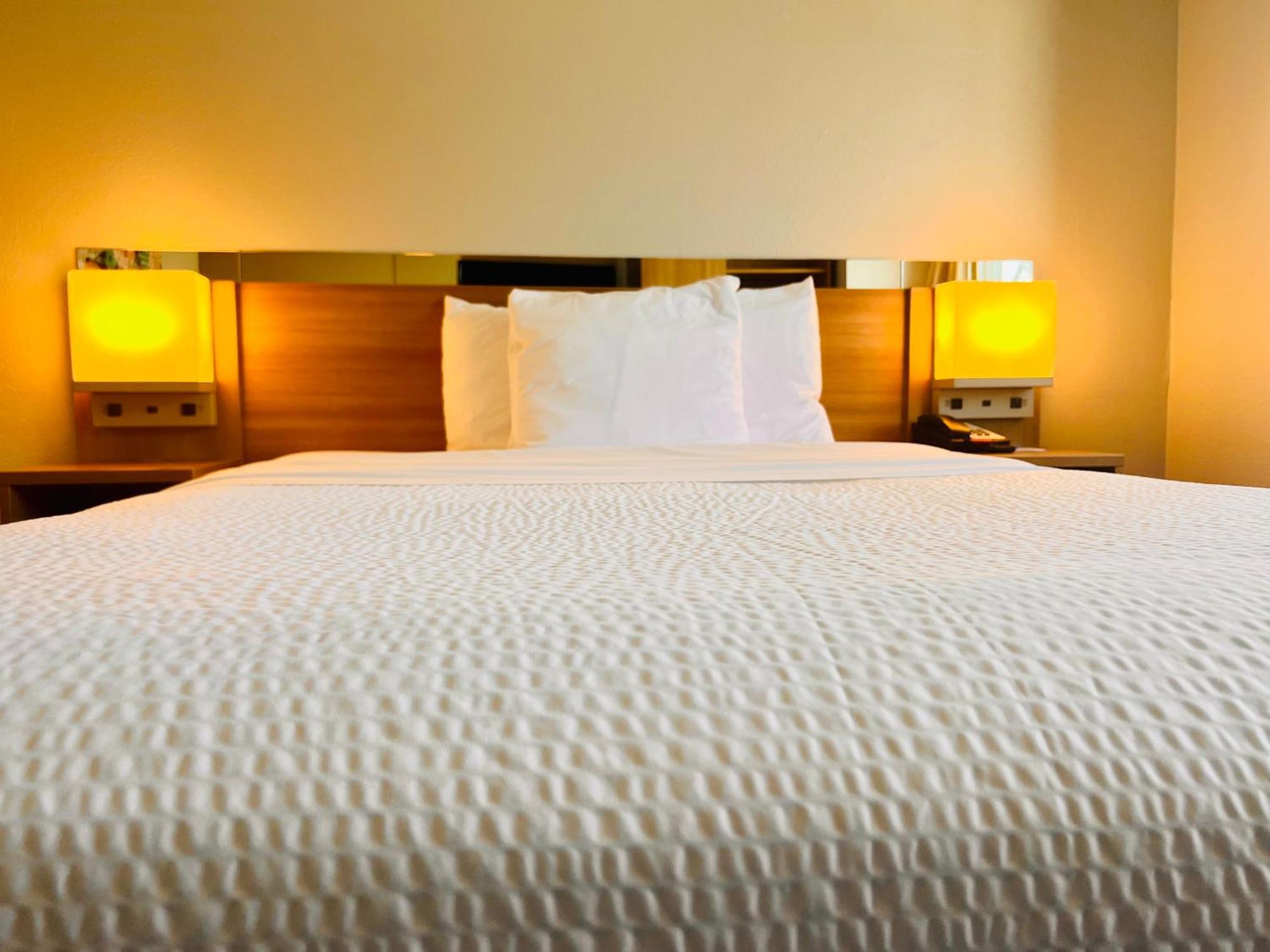 Microtel By Wyndham Hotel 3*