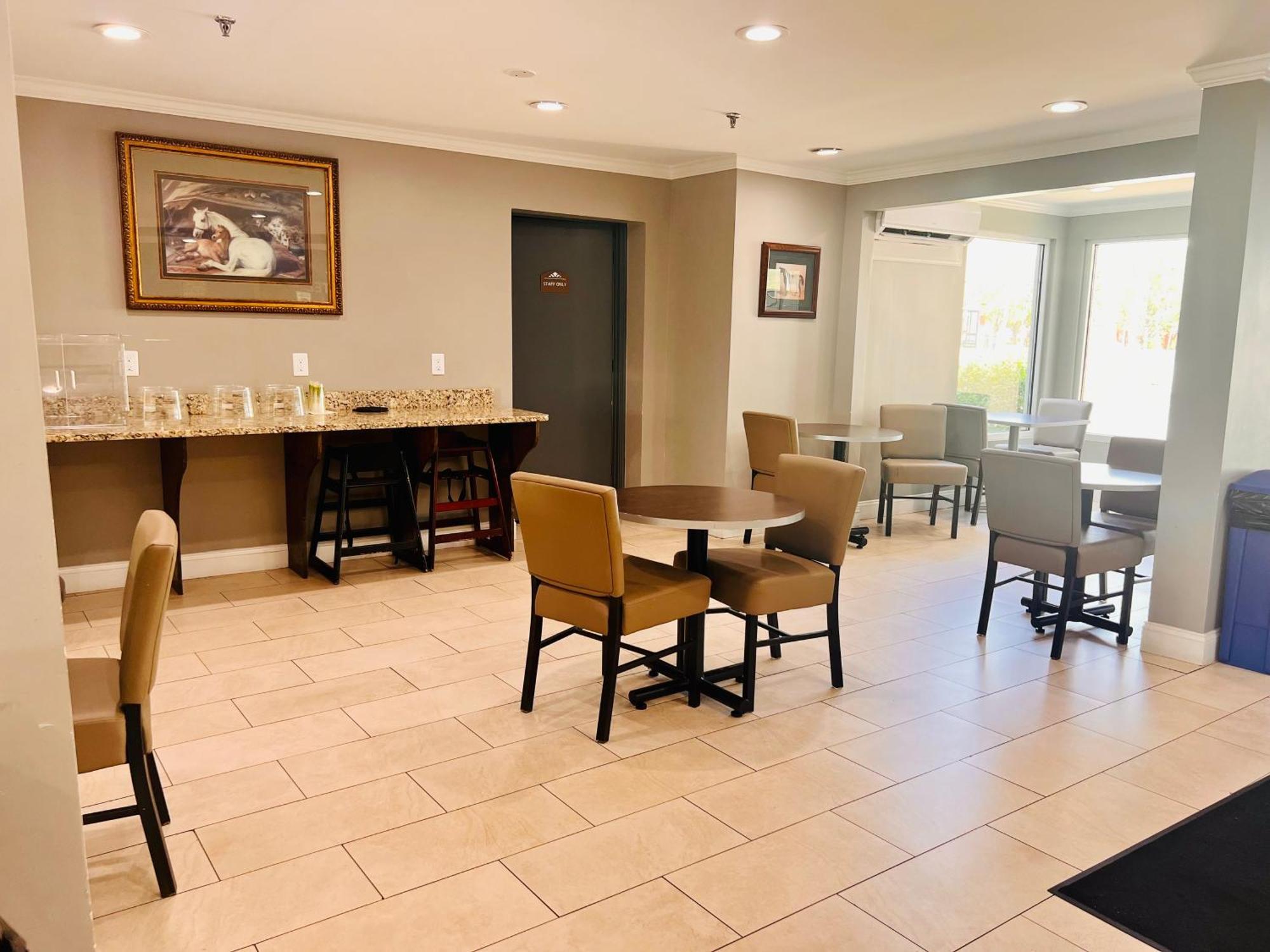 Hotel Microtel By Wyndham 3*