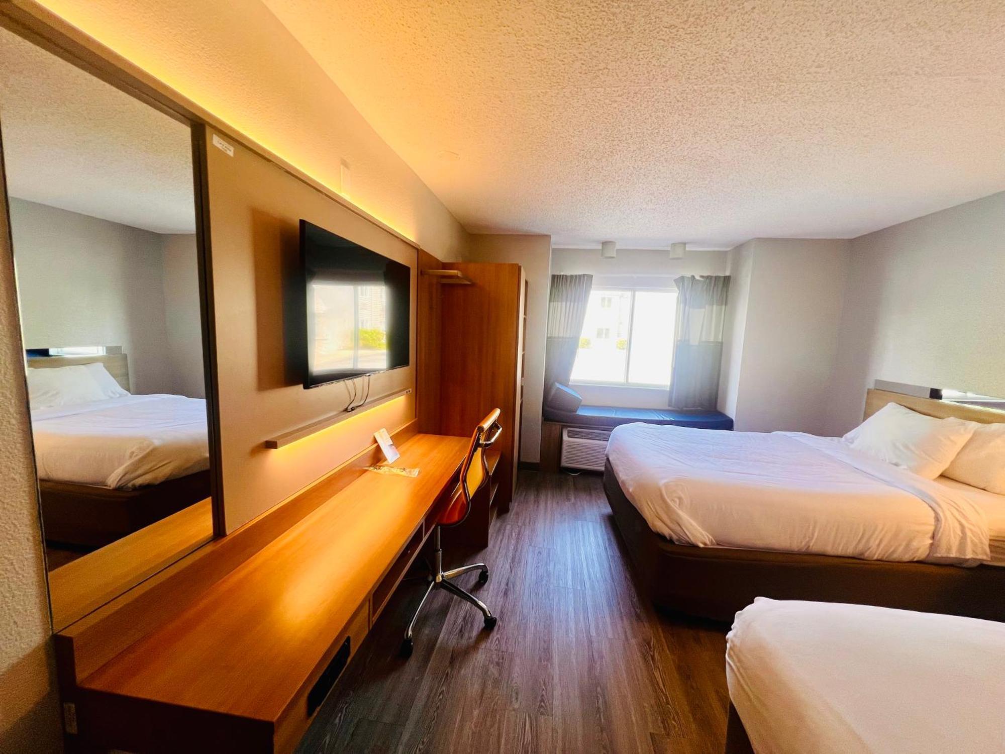 Microtel By Wyndham 3*