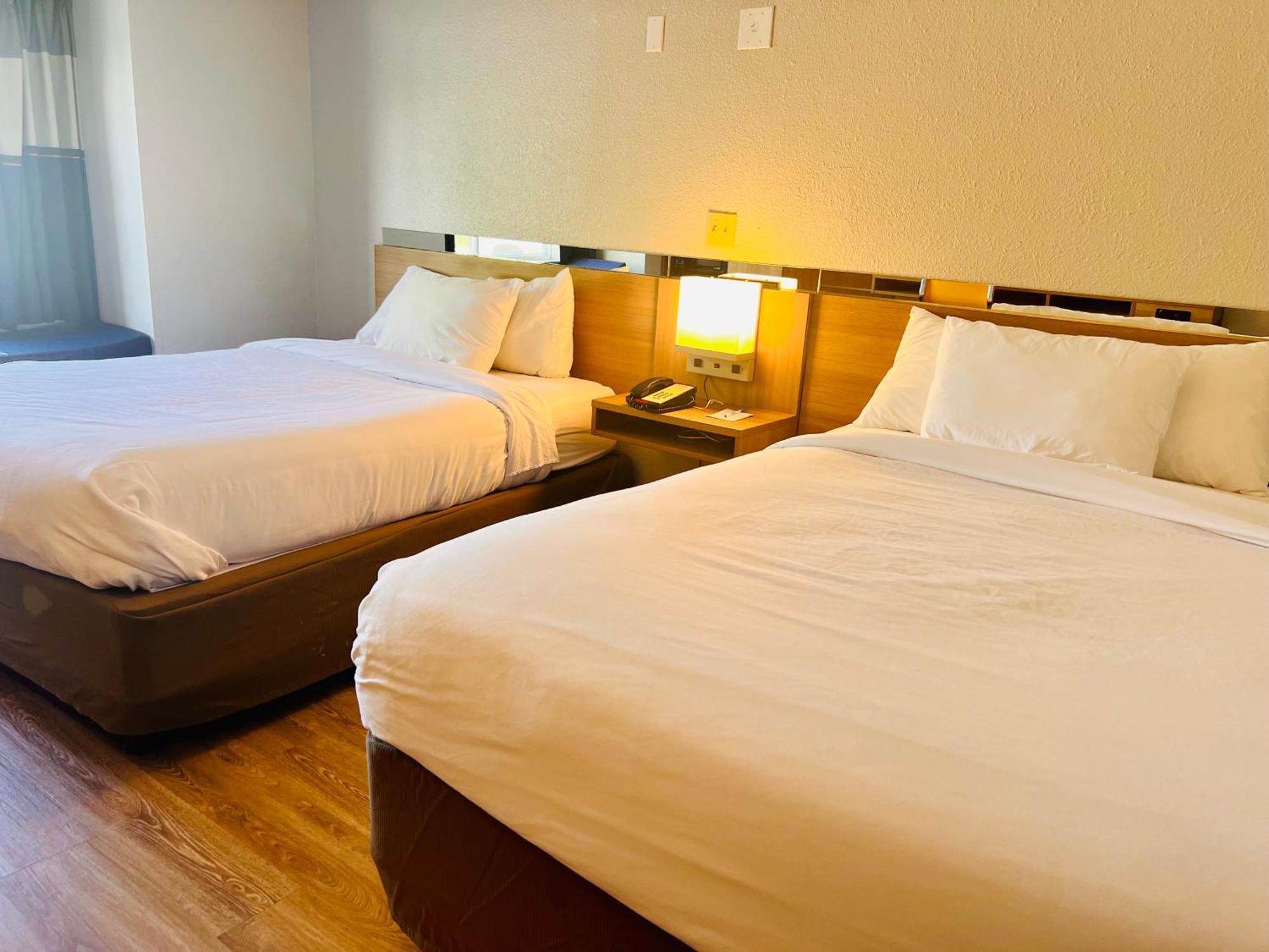 Microtel By Wyndham Hotel 3*
