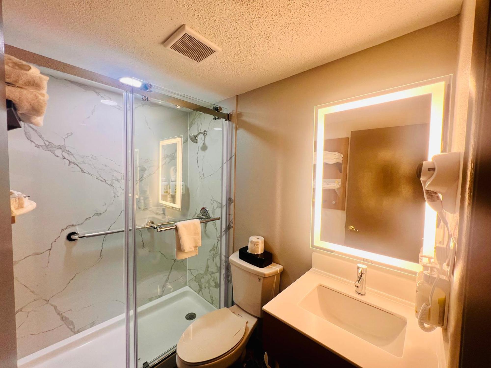Microtel By Wyndham Hotel 3*