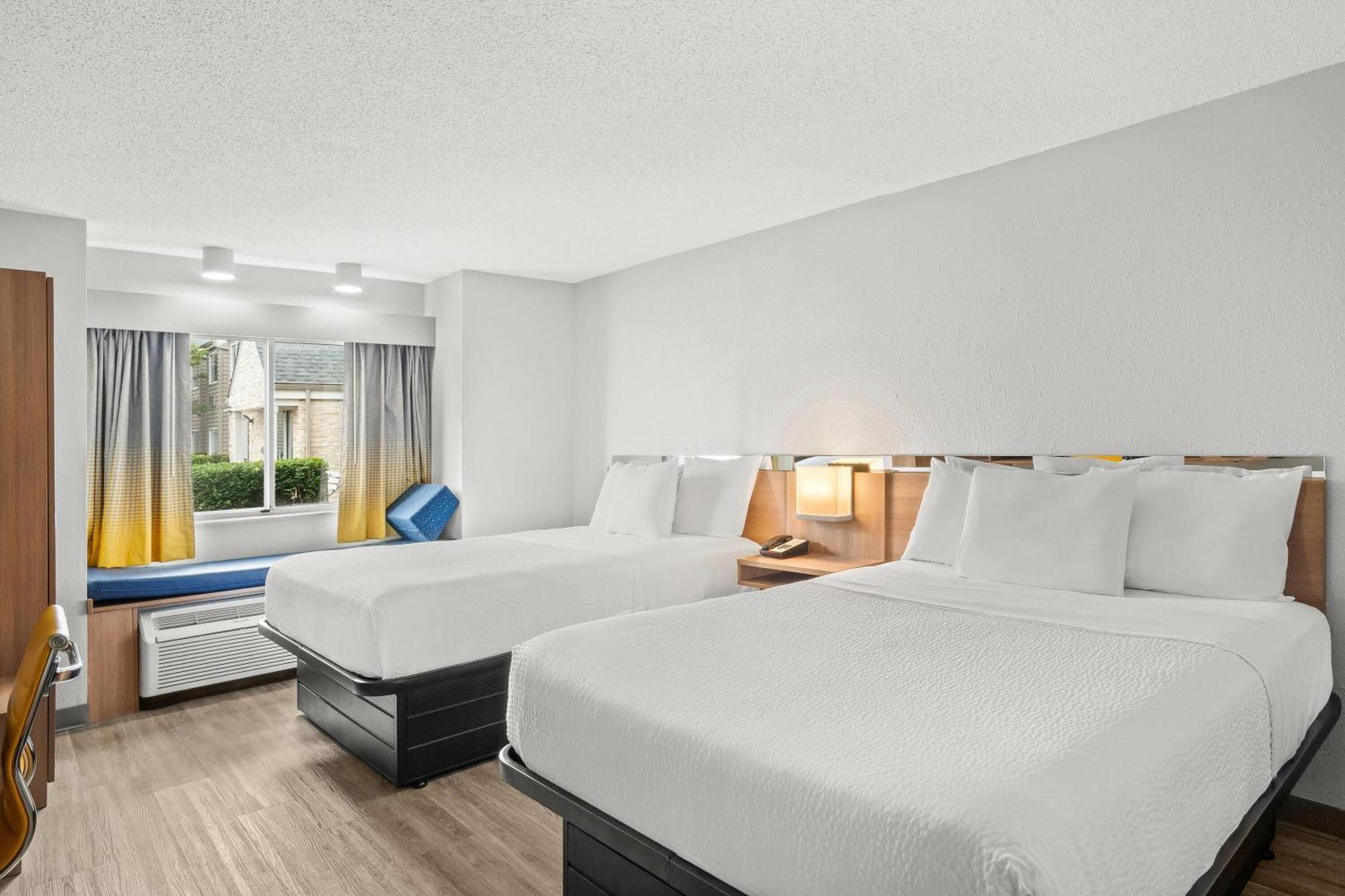 Hotel Microtel By Wyndham 3*